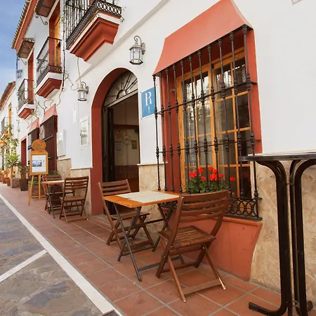 Hostal El Gallo-2